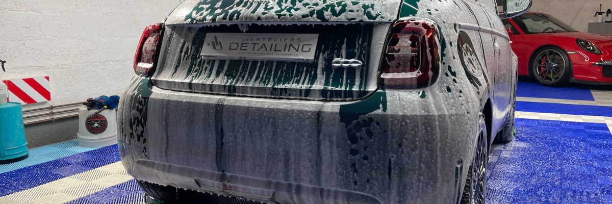 fiat 500e electrique en detailing complet lavage mousse active (4)